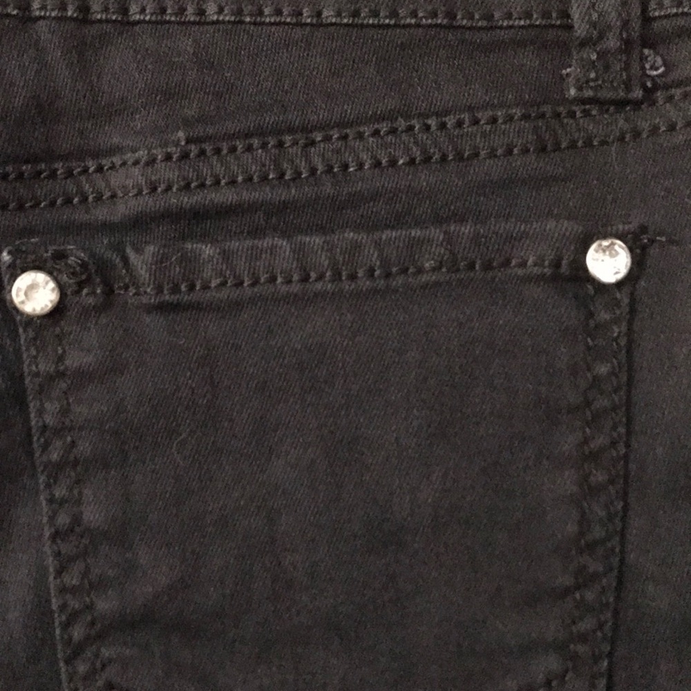 💥SALE💥 🔴2/$10 Rue21 Crotchet/Jeweled Mid Rise Shorts - Picture 5 of 9